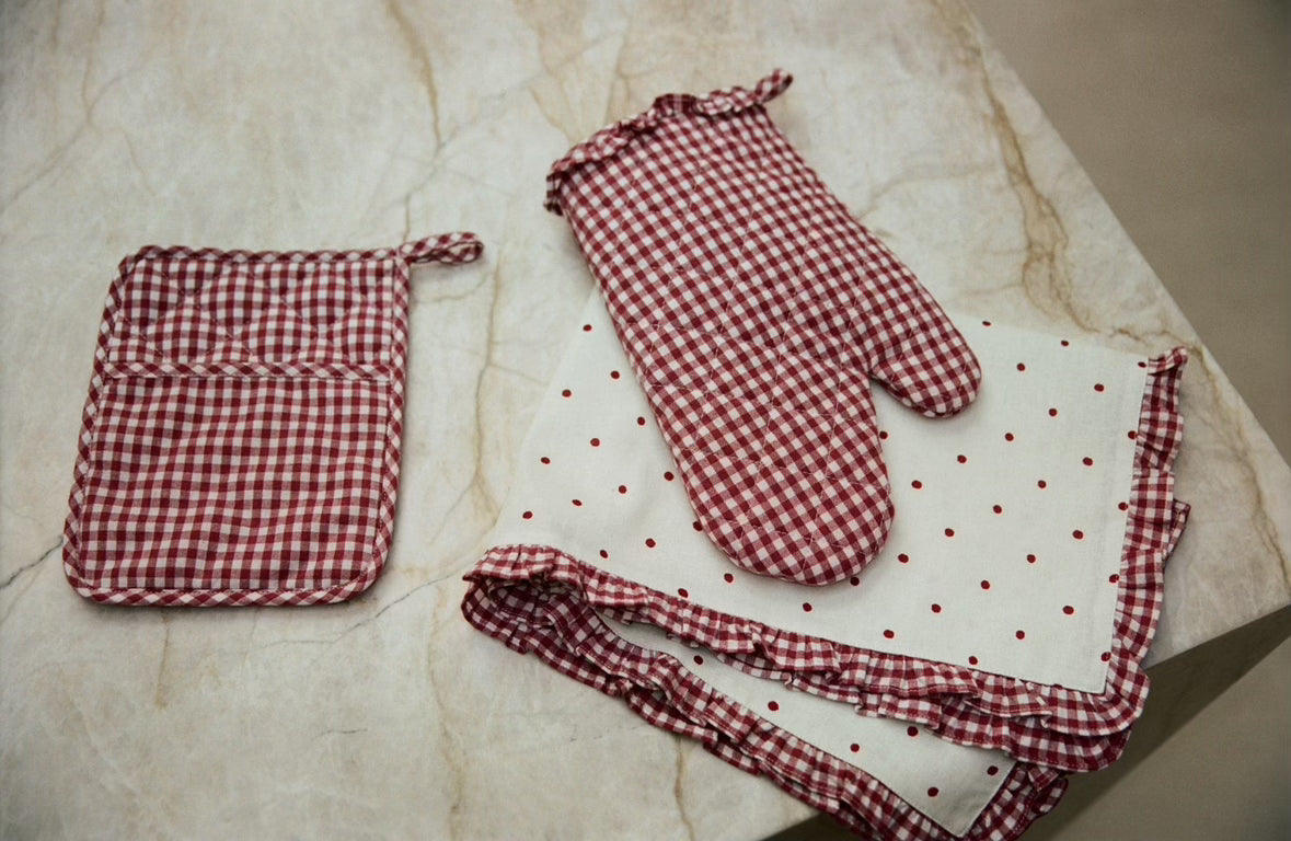 Plum Gingham Oven Mitt Set
