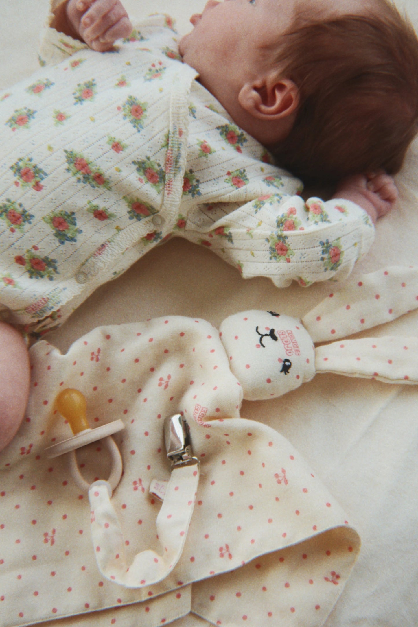 Sleepy Rabbit - Cherry Dot